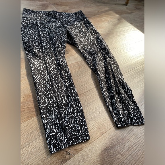 Lululemon Fast and Free High Rise Crop 23" in Speckle Trail Black Multi Size 10 - Picture 7 of 13